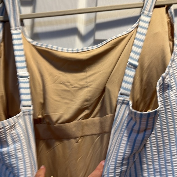 NWT! Old Navy Seersucker Square Neck One Piece Swimsuit 3X bathing suit - Picture 9 of 9